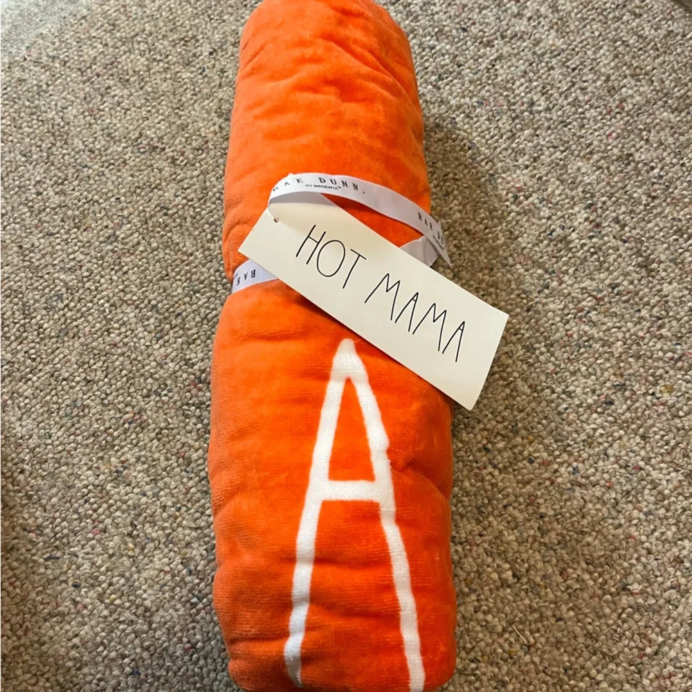 🆕 Rae Dunn HOT MAMA Beach Towel
